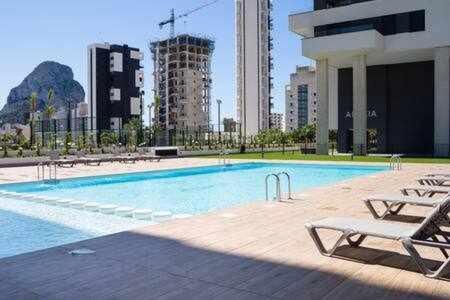 Apartamento De 3 Dormitorios Piscina Y Parking Calpe Luaran gambar